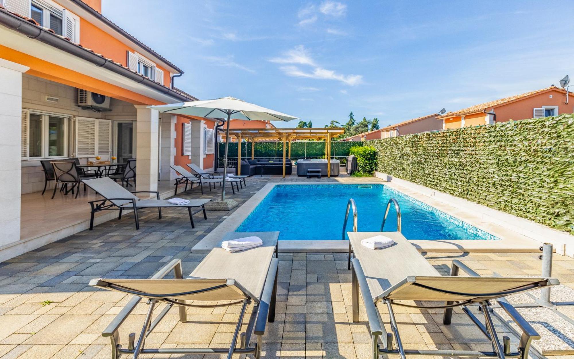Lotus Villas Resort Pula Exterior foto